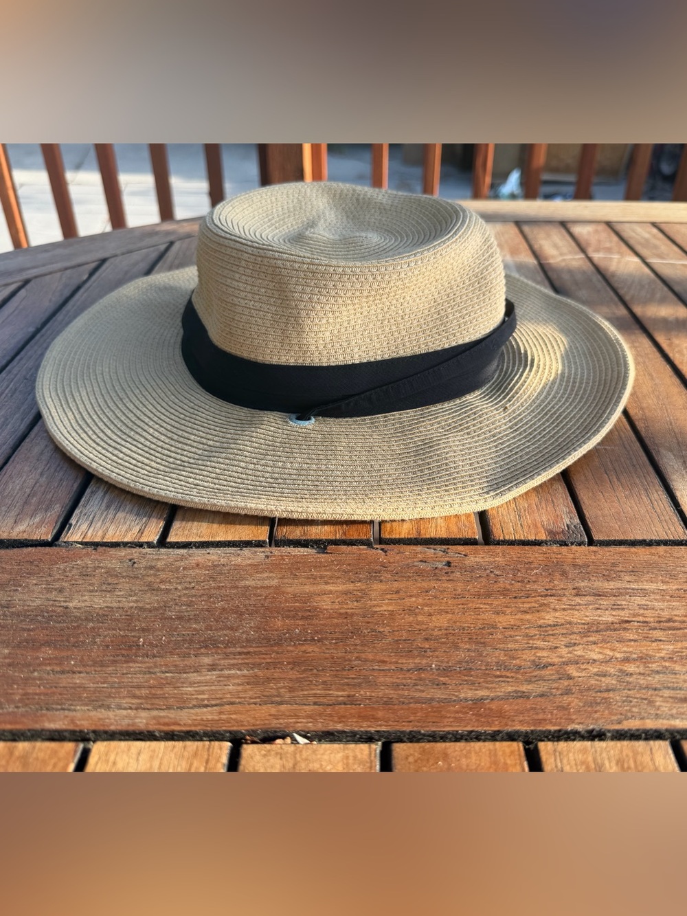 Columbia Straw Sun Hat with Black Band
